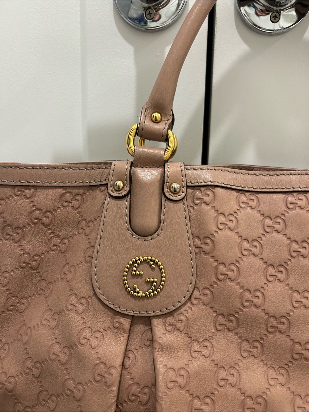 Gucci Large Guccissima Scarlett Studded Tote Bag - Picture 4 of 17